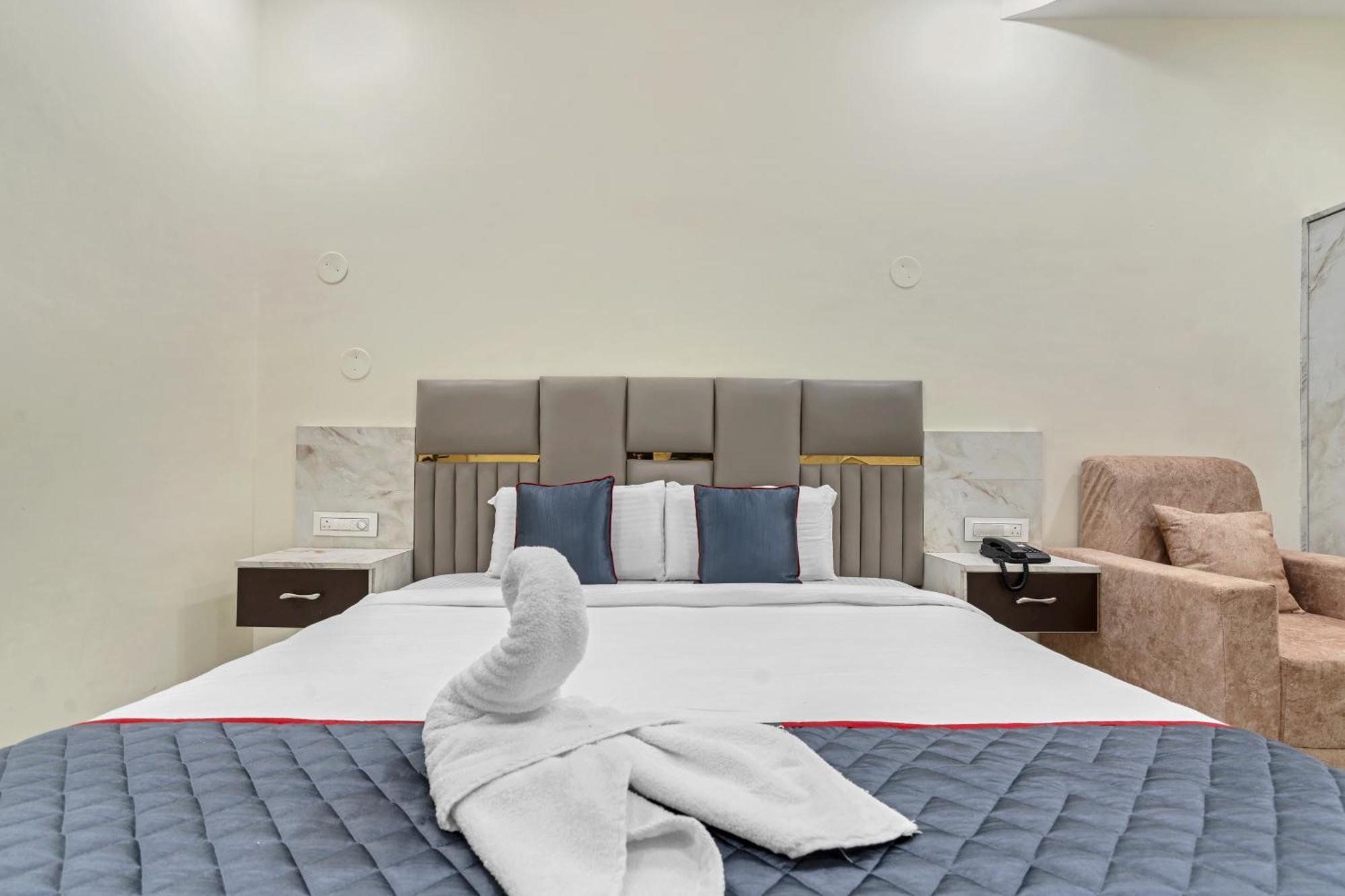 Hotel Sky Land Khammam Kültér fotó