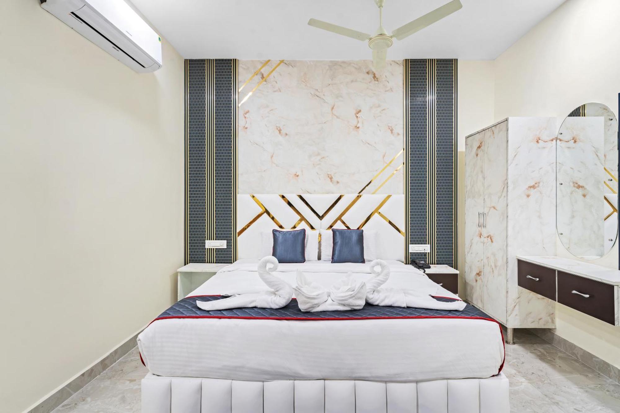 Hotel Sky Land Khammam Kültér fotó