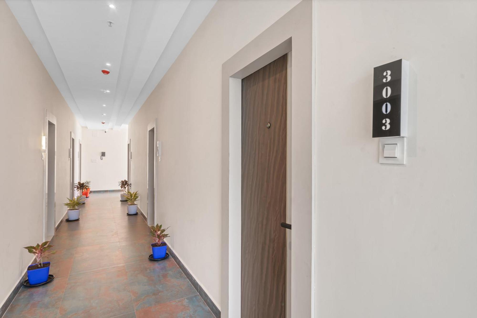 Hotel Sky Land Khammam Kültér fotó