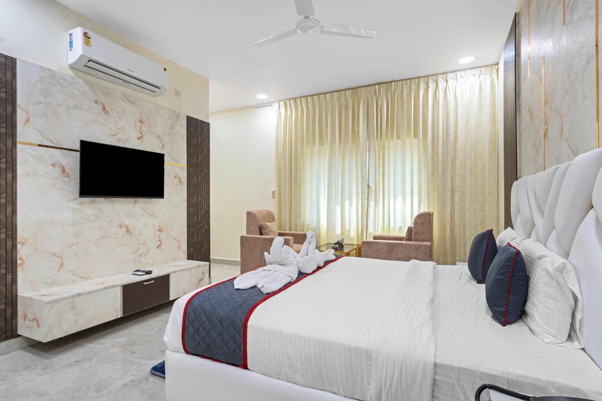 Hotel Sky Land Khammam Kültér fotó