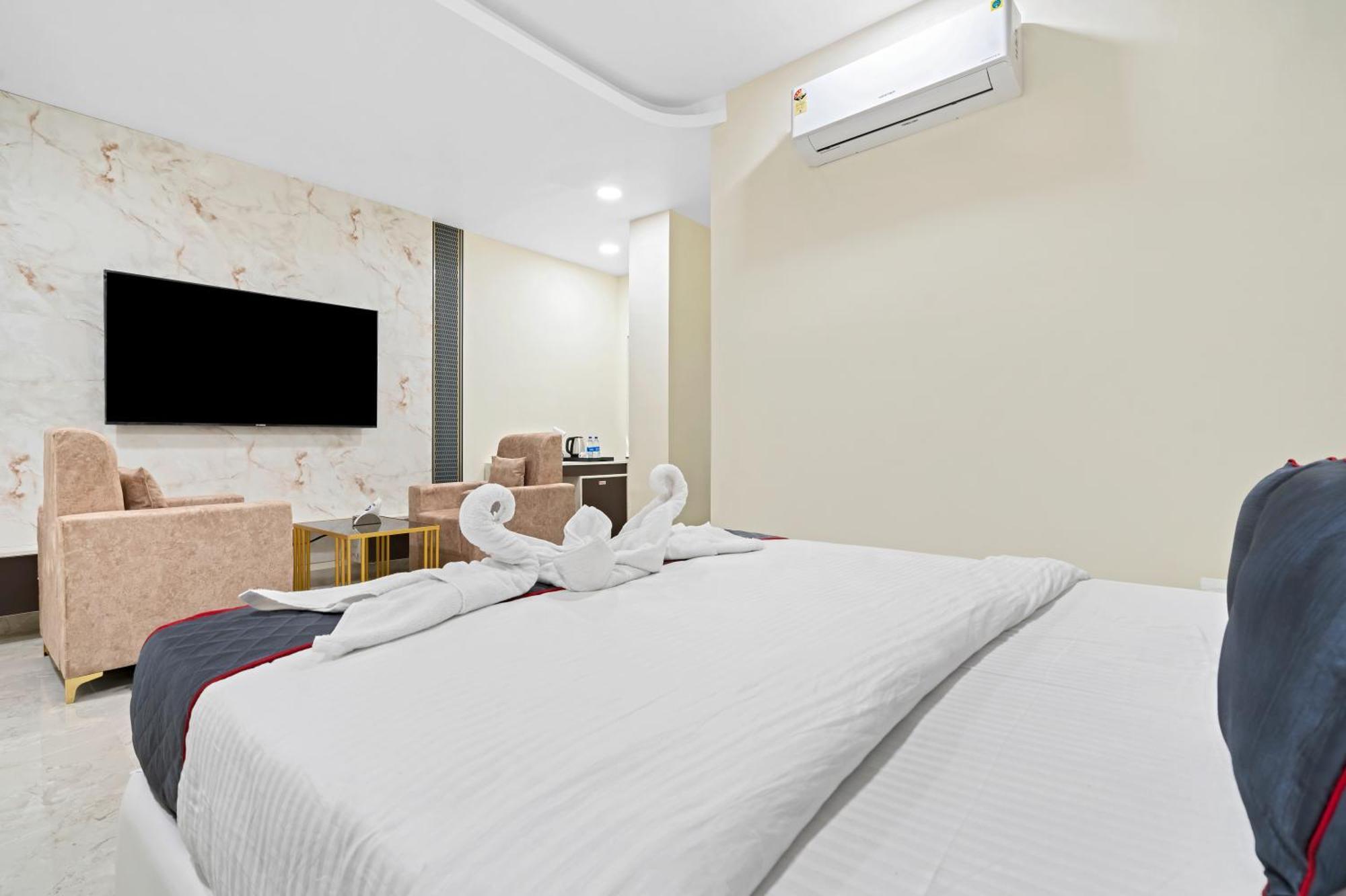 Hotel Sky Land Khammam Kültér fotó